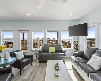 Sangria Sunset By Bv! New Beachfront 5br, Sleeps 18, Multiple Decks! - Gilchrist - Sala de estar