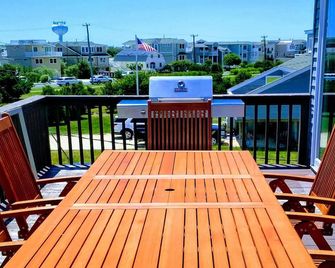 Ideal Location of Harvey Cedars, just steps from the Bay, 3-4 min walk to beach - Long Beach - Balcón