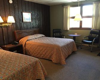 Colonial Hotel-Motel - Buckhannon - Bedroom