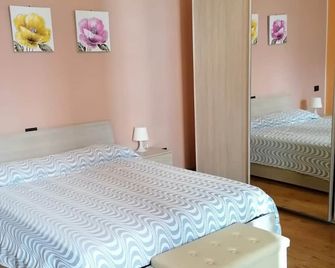Bed And Salerno - Largo Campo - Appartamento - Salerno - Quarto