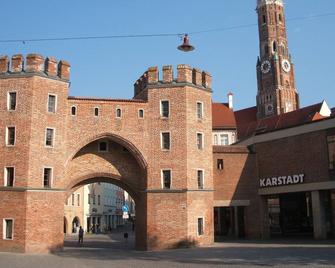 Cozy apartment in the city center - Landshut - Budynek