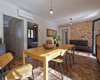 Pretty 3-bedroom country house in the heart of the Escarelle estate - La Celle - Comedor