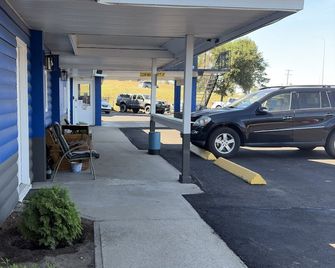 Riverside Motel & Suites - Medicine Hat
