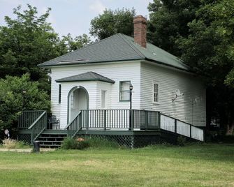 Pet-Friendly Cabin Rental near Sheyenne River in Valley City, North Dakota - Valley City - Building