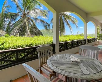 St Kitts 'turtle Nest' At Turtle Beach, A Comfortable Two Bedroom Apartment - Newcastle - Balkon