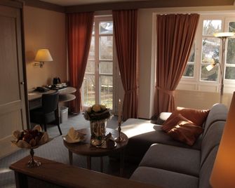 Romantisches Hotel Menzhausen - Uslar - Wohnzimmer