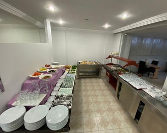 Hotel Ozeren 2 - Burdur - Buffet