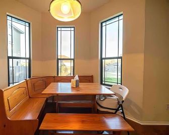 Hill Country Beauty in Red Beautiful Large Home! Very Spacious! - Cedar Park - Sala pranzo