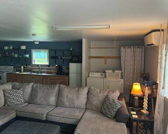Peaceful and Safe! Pet Friendly!\n - Conway - Living room