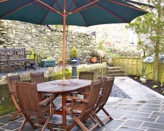Briarcliffe Cottage - Grange-over-Sands - Patio