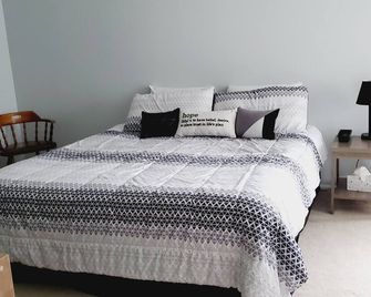 Ideal for a Naperville getaway - Naperville - Bedroom