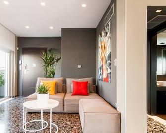 Ma Maison Penthouse No1, Acropolis View, 315 Mbps - Atenes - Sala