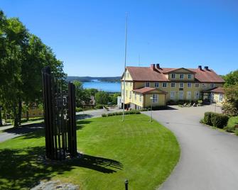 Ljungskile Folkhögskola Kurs & Konferens Vandrarhem - Hostel - Ljungskile - Edificio