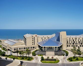 Sheraton Yantai Golden Beach Resort - Yantai - Bâtiment
