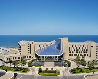 Sheraton Yantai Golden Beach Resort - יאנטאי - בניין