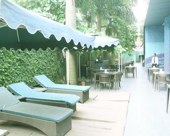 Saj Luciya -A Classified 4 Star Hotel - Thiruvananthapuram - Patio