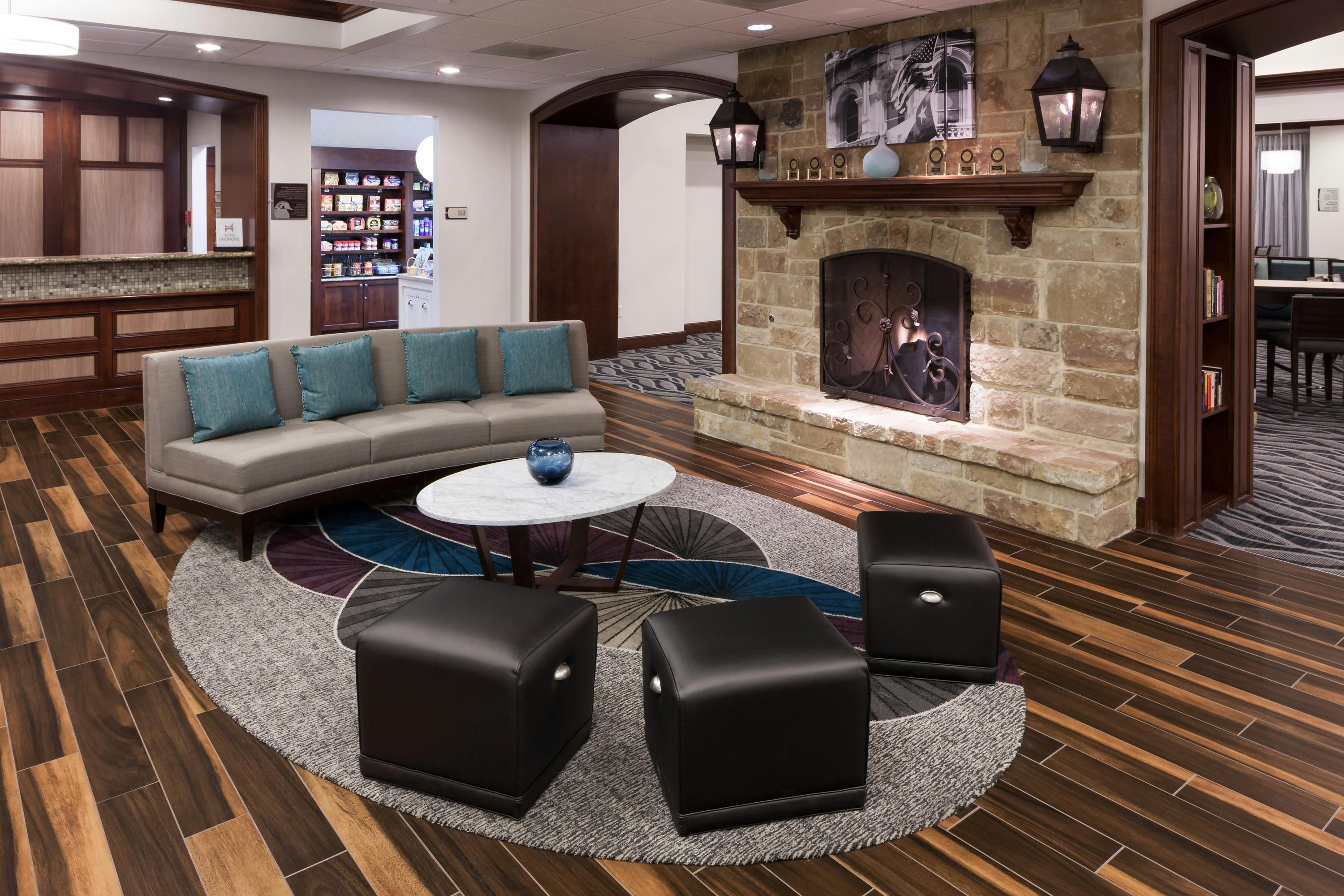 Homewood Suites by Hilton Denton - Denton - Lounge