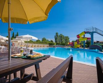 Residence Eden - Peschiera del Garda - Piscina