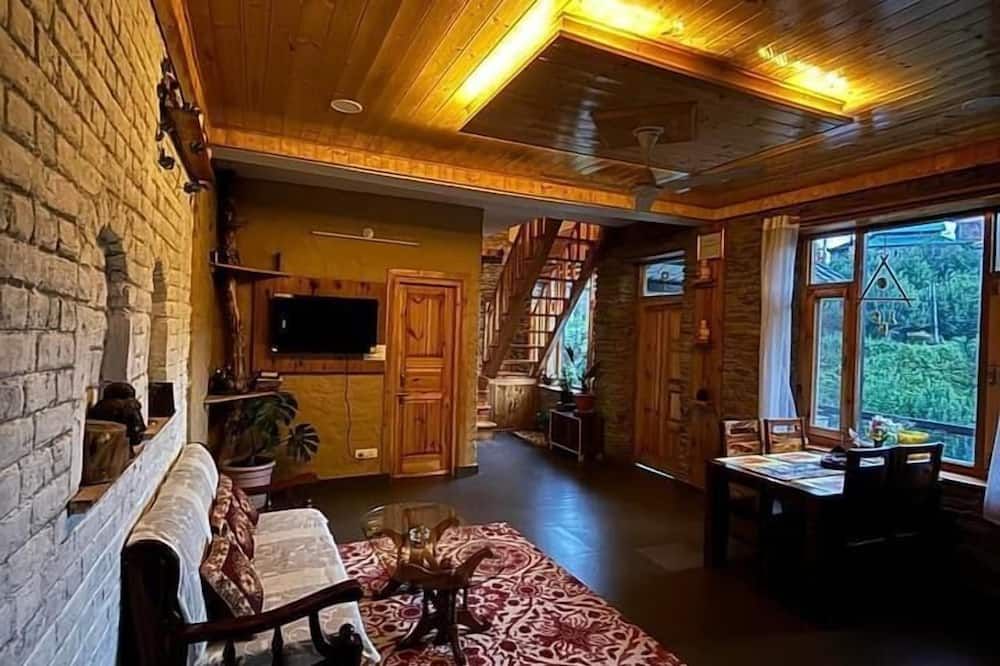 Rustic Roots Home Stay - Naggar - Sala de estar