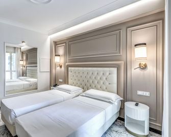 Hotel Castel Vecchio - Castel Gandolfo - Спальня