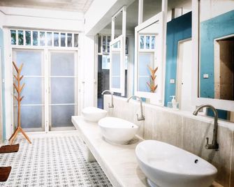 Glur Hostel - Bãi biển Aonang