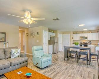 2 bedroom accommodation in Aransas Pass - Aransas Pass - Living room