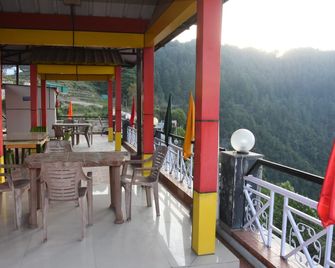 Hotel Crystal Palace dhanaulti - Dhanaulti - Balcony