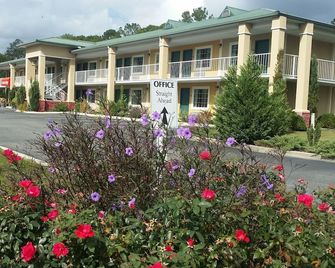 Econo Lodge Monticello - Monticello - Budova