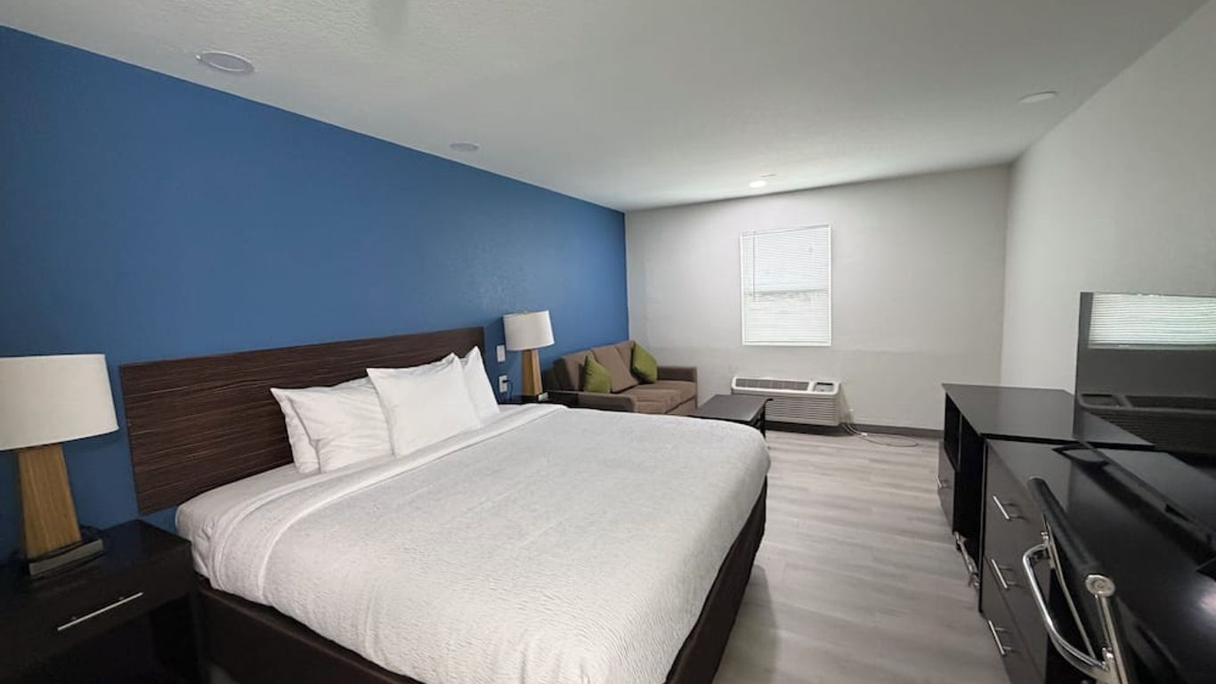 Hallmark Inn And Suites