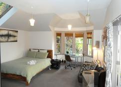 Superb self-contained studio flat minutes away from central Wellington - Wellington - Schlafzimmer