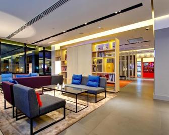 Azimut Hotel Vladivostok - Vladivostok - Lobby