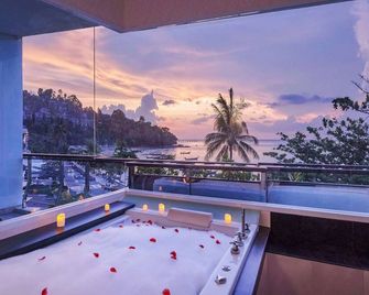 Homm Bliss Southbeach Patong - Patong - Balcón