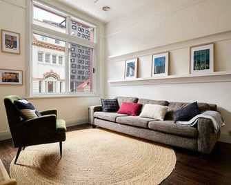 'Elizabeth House' in prime Hobart CBD location - Hobart - Wohnzimmer