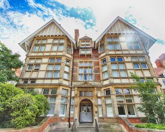 Yarrow Hotel - Broadstairs - Building