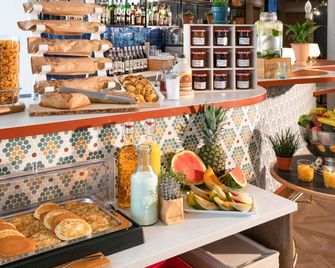 Novotel Suites Nice Airport - Niza - Buffet