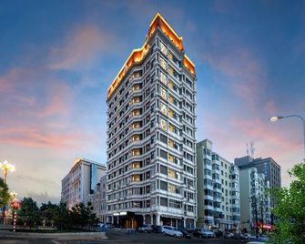 Home Inn Plus Harbin Railway Station Provincial Government Workers' Cultural Palace Metro Station - هاربين - مبنى
