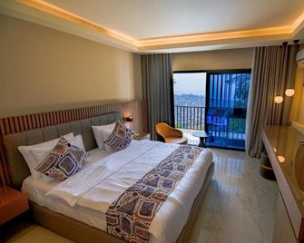 The Country Lodge Hotel - Freetown - Bedroom