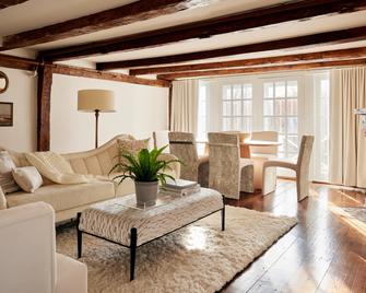 Kennebunkport Captains Collection - Kennebunkport - Living room