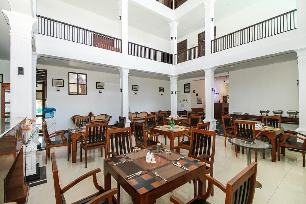 Blue Spring Hotel Wadduwa