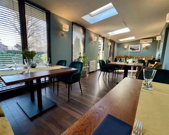 مالطا بريميوم هوتل - بوزنان - مطعم