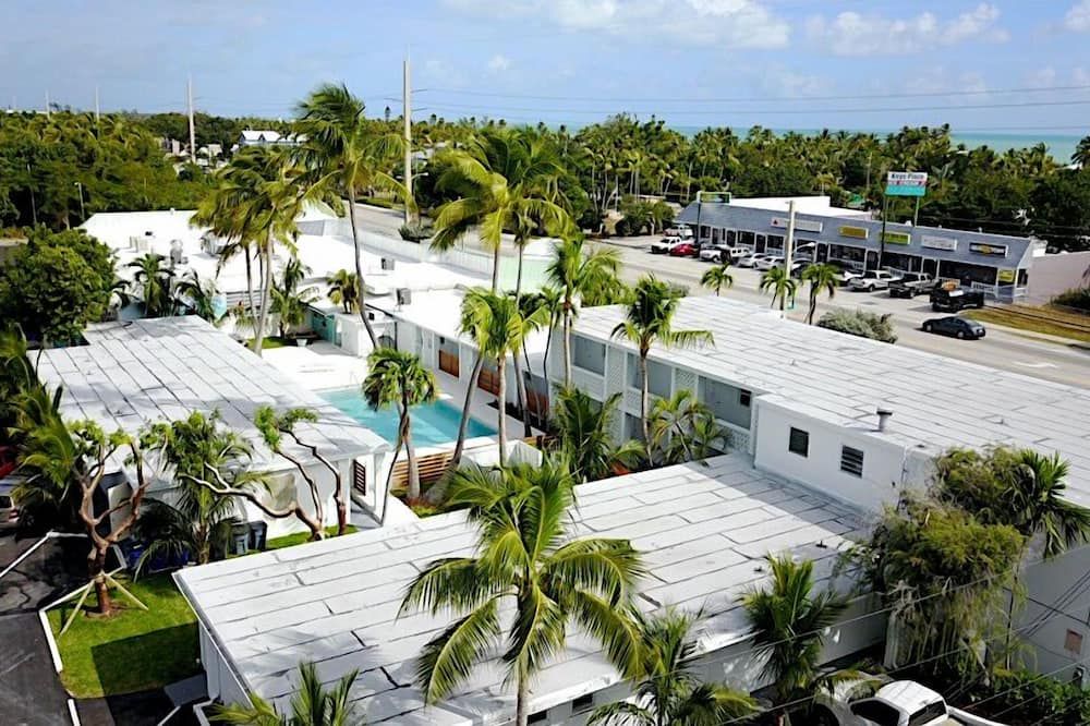 Outdoors view view of Sunset Inn