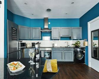 Satori Serviced Apartments - Manchester - Kitchen