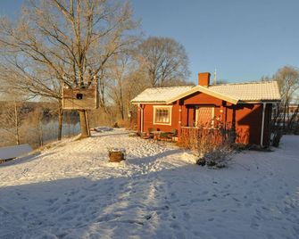 Cozy Home in Borlaenge With Lake View - Borlänge - Außenansicht