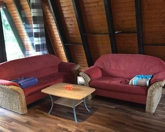 Familienfreundliches-Ferienhaus-Mit-Wald - Blankenheim - Salon