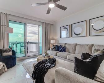 Gorgeous Oceanview 3br Luxury Condo - Latitude - Gulfport - Living room