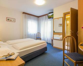 Hotel Garnì Ai Serrai - Rocca Pietore - Habitación