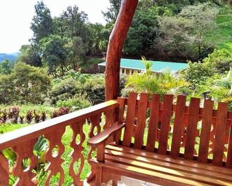 Belcruz Bed And Breakfast - Monteverde - Balkon
