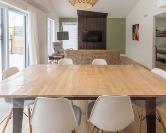 L’Estacade | Lakefront & Private Beach - Pohénégamook - Dining room