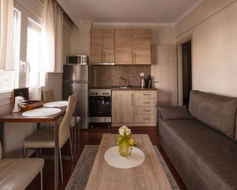 Emi's beach apartment - Nea Kallikratia - Küche