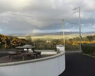 3bedhouse-Ballyliffin-Nearbeach-Golfcourses Nearby - Ballyliffin - Patio
